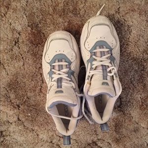 Women’s Reebok Tennis Shoes